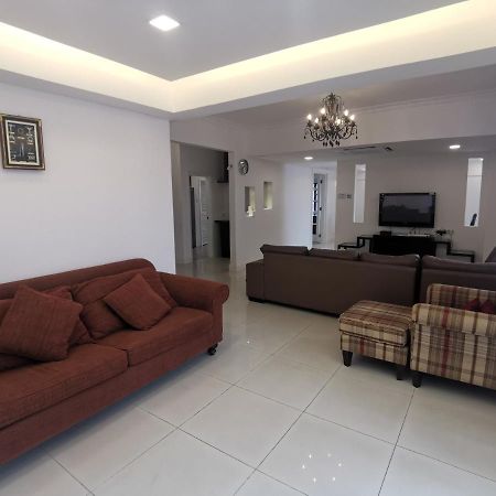 362 m2, 3 yatak odalı, 2 banyolu , Central Business District bölgesinde Kota Kinabalu Dış mekan fotoğraf